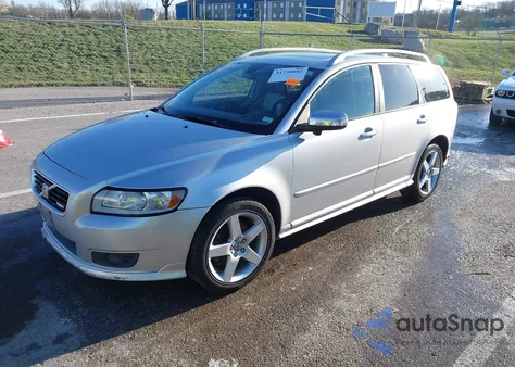 2009 Volvo V50 T5 R-Design z USA, uszkodzony, nr VIN YV1MJ672292464766